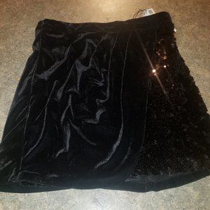 Zara Black Velvet skirt small New with Tags